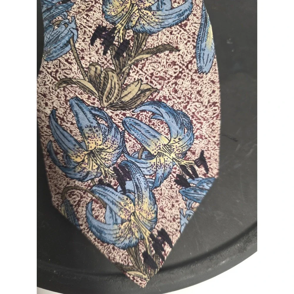 Izod Mens Classic Vintage Floral Silk Lily Necktie Designer Formal Business